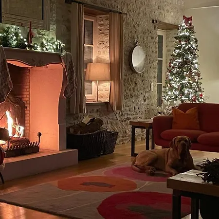 Uniquely Private In The Charente Puyreaux