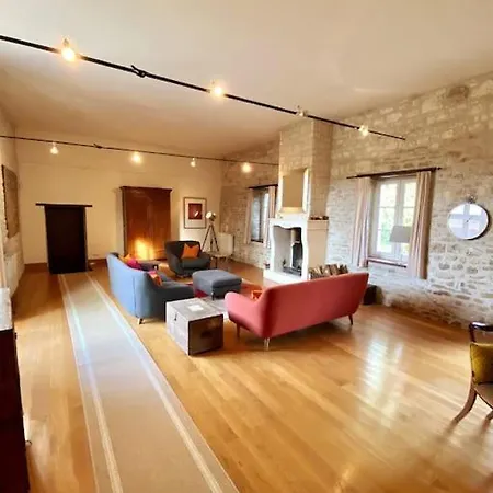 Villa Uniquely Private In The Charente *