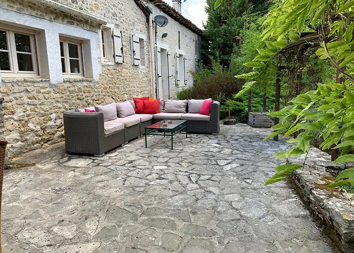 Uniquely Private In The Charente Villa Puyreaux