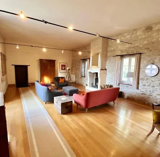 Villa Uniquely Private In The Charente *