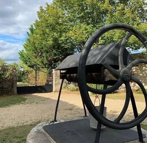 Uniquely Private In The Charente * Puyreaux