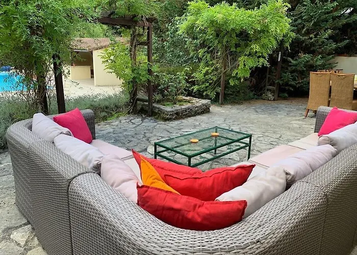 Villa Uniquely Private In The Charente